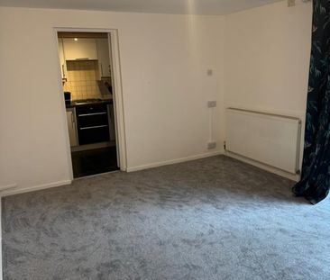 2 Bed Flat, Bardsley Close, CR0 - Photo 5