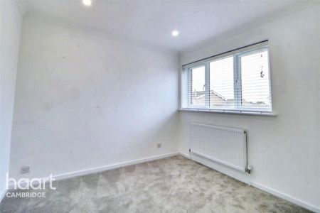 4 bedroom detached house to rent - Photo 3