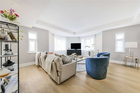 A newly refurbished luxury apartment set within an impressive mansion block. - Photo 5