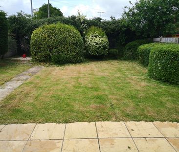 Grange Drive Room 4 - Photo 1