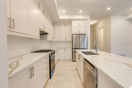 For Lease - 3319 Taha Gardens, Oakville, Ontario - Photo 2