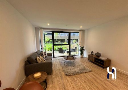 2 bedroom flat to rent - Photo 2