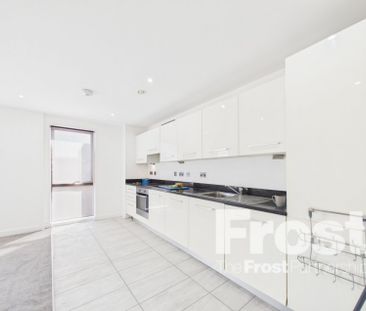 Railway Terrace, Slough, Berkshire,SL2 - Photo 3