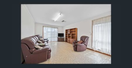 Spacious Family Home in a Quiet Location - Photo 5