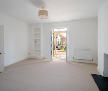 4 bedroom terraced house to rent - Photo 2