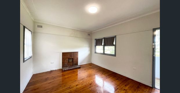 Spacious 4 Bedroom Home Featuring a Large Private Backyard - Photo 1