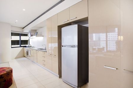 COVE | Furnished One Bedroom Apartment + Parking - Photo 2