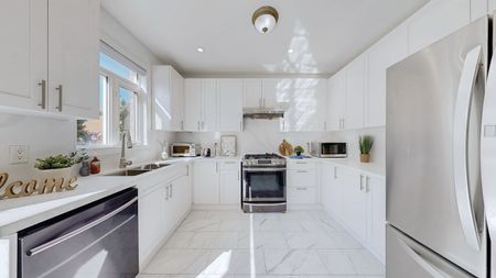 For Lease - 19 La Rocca Avenue, Vaughan, Ontario - Photo 2