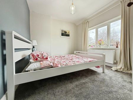 3 bedroom semi-detached house to rent - Photo 4