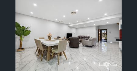 STYLISH & EXTRA LARGE! - Photo 3