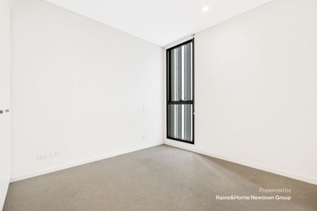 Contemporary Bright and Airy 2 Bedroom Apartment - Photo 2