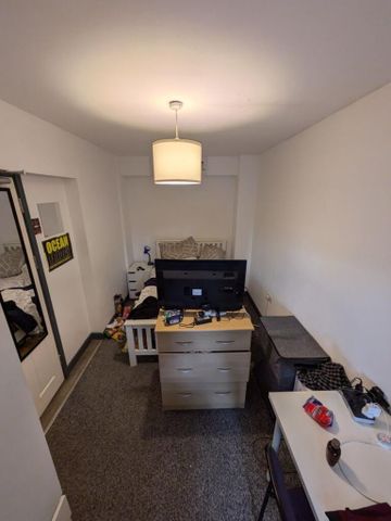 9 bedroom house to rent - Photo 3