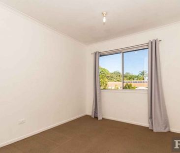 CABOOLTURE - FAMILY & STORAGE - Photo 2