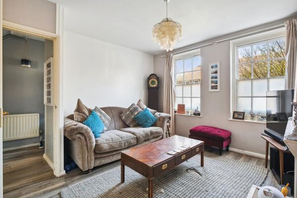 3 bedroom terraced house to rent - Photo 1