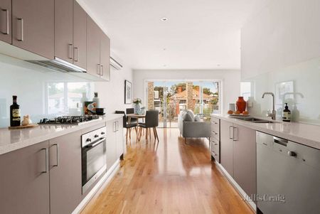 7/237 Hampton Street, Hampton - Photo 2