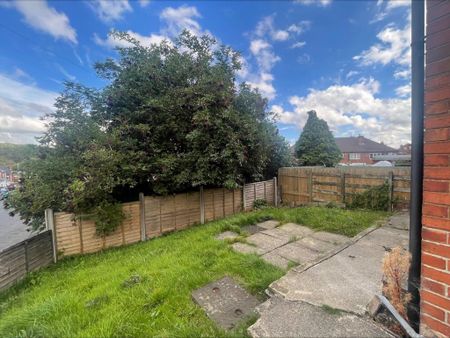 3 bedroom end of terrace house to rent - Photo 5