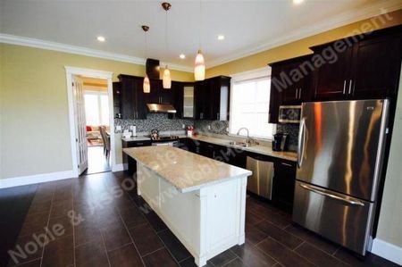 7800 Gilley Avenue MAIN Burnaby - Photo 3