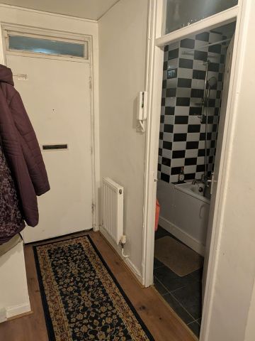 Room in a Shared Flat, Sandford Court, N16 - Photo 2