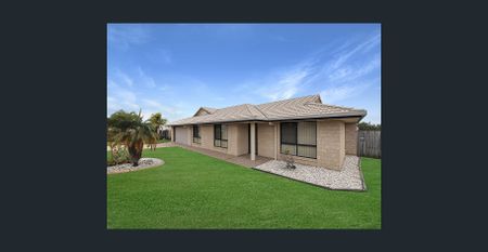 Large Family Home - Close to Hospital - Photo 3