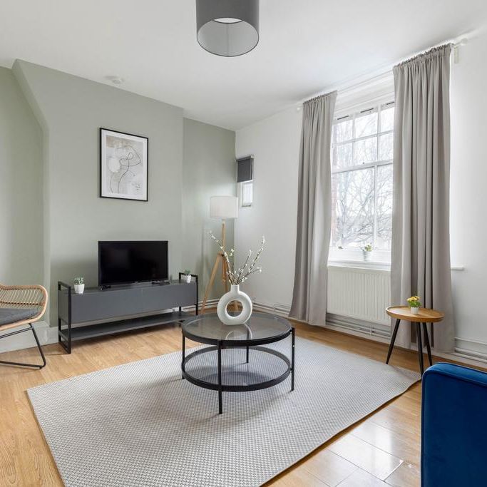 2 bedroom flat to rent - Photo 1