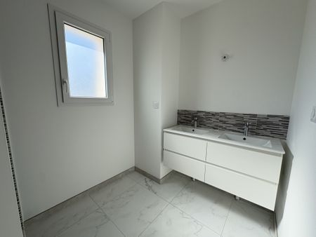 Location Maison 4 pièces 95m² ST MARTIN D ABBAT 45110 - Photo 3