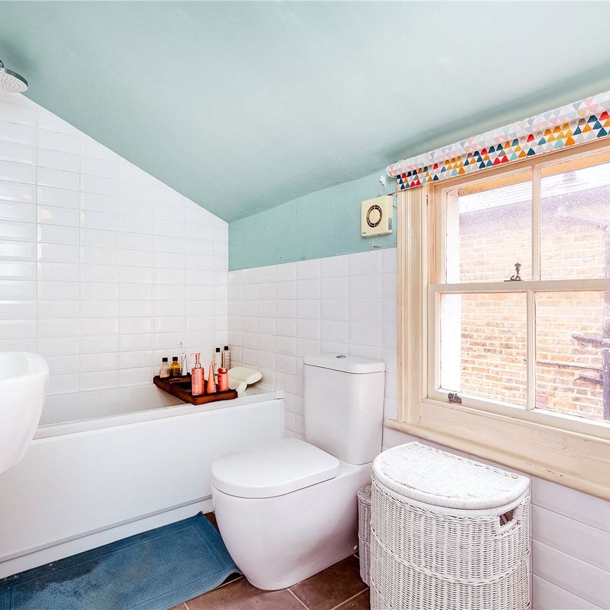 Killyon Road, Clapham, SW8, London - Photo 1