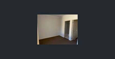 Great Location in the Heart of Beaconsfield - Photo 4