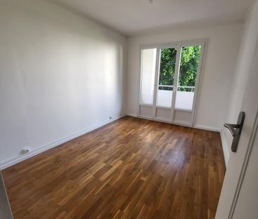Location Appartement 3 pièces 72m² STE FOY LES LYON 69110 - Photo 3