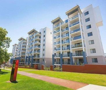 FULLY FURNISHED Live in 5 star resort luxury overlooking the trees ... - Photo 1