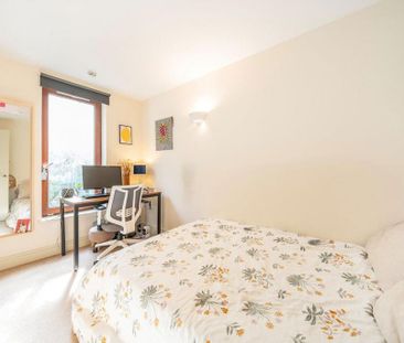3 bedroom flat to rent - Photo 4