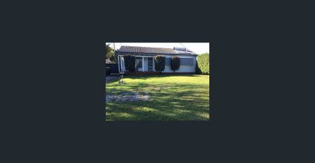 Comfortable 3 Bedroom Home Near the Lake - Photo 5