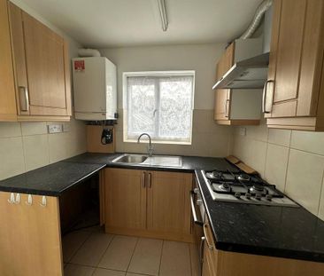 3 bedroom end of terrace house to rent - Photo 6