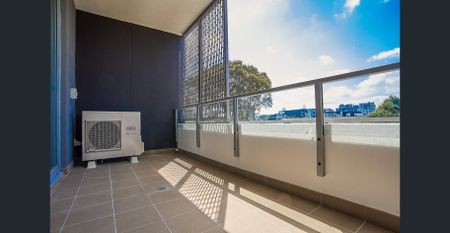 Modern Secluded 1 bedroom Apartment with Balcony - Photo 5