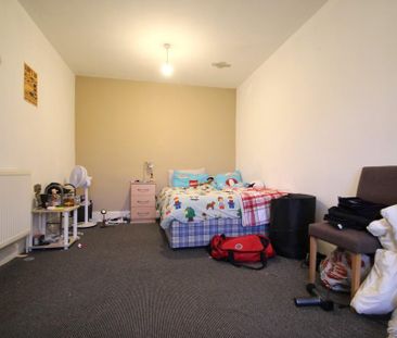 5 bedroom semi-detached house to rent - Photo 5