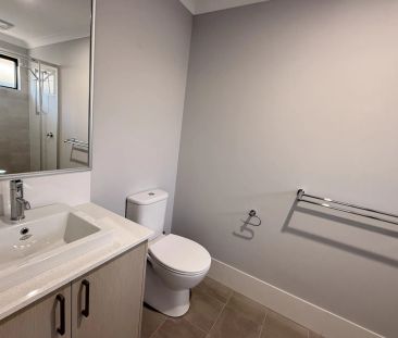 Brand New 5 Bedroom House in Prime Dudley Park Location - Photo 5