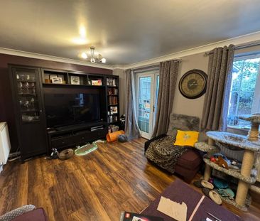 4 bedroom semi-detached house to rent - Photo 1