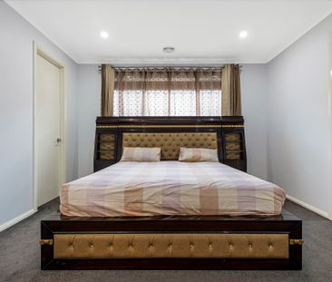 East-Facing Residence Combining Modern Comfort, Seamless Convenienc... - Photo 1