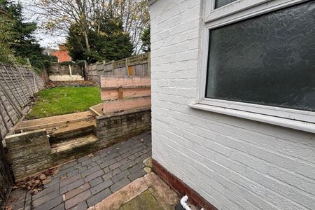 Gladys Road - Photo 4