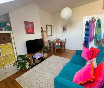 1 Bed Flat, Terrapin Road, SW17 - Photo 1
