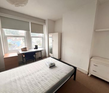 5 bedroom terraced house to rent - Photo 6