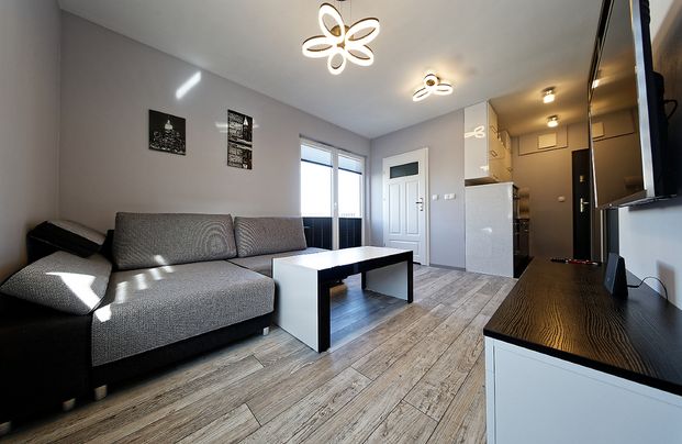 2 pokoje na 2 poziomach z 2 balkonami i garażem - Фото 1