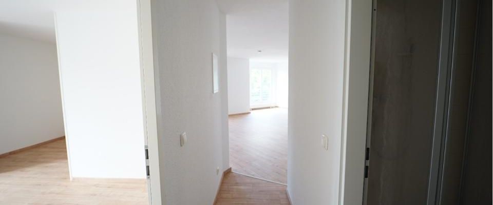 // großzügige 2- Raum Wohnung ** TG-Stellplatz // - Foto 1