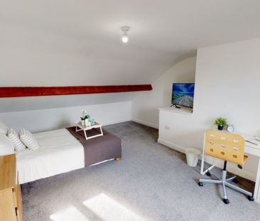 5 bed Mid Terraced House for Rent - Photo 3