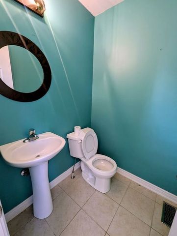 For Lease - 8 Wimbledon Court, Whitby, Ontario - Photo 3