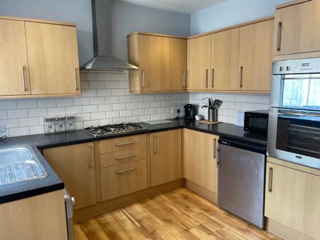 170 Saint Mary's Road, Manchester M40 0AQ, UK, Manchester - Photo 5