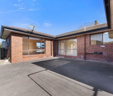 Oakleigh East - Photo 2