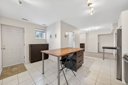 For Lease - 20173 Bathurst Street, East Gwillimbury, Ontario - Photo 4