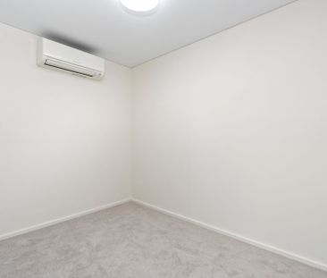 Executive City Living! - Photo 5