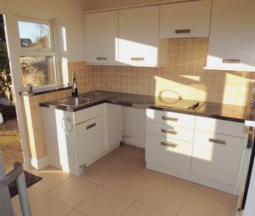 2 bedroom detached bungalow to rent - Photo 3