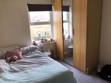 3 bedroom semi-detached house to rent - Photo 3